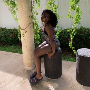 Meet your Posher, Rebecca